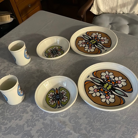 Original Peter Max dishes. One 6 piece set - Picture 1 of 3